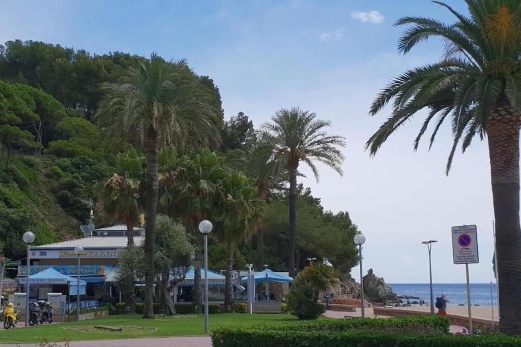 Somriu Apartament Fenals Platja Льорет-де-Мар Экстерьер фото